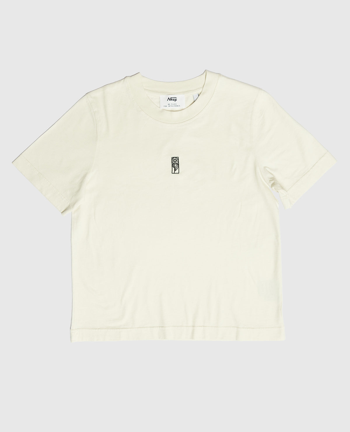 Blume Damen T-Shirt Off-White von NKSP – Vorderansicht mit schwarzer Stickerei